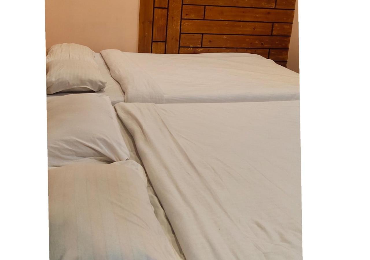 J J Residency Hotell Pondicherry Eksteriør bilde