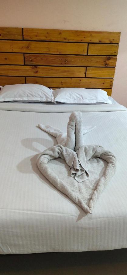 J J Residency Hotell Pondicherry Eksteriør bilde